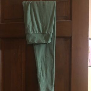 Olive green LuLaRoe buttery soft leggings